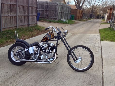 JUST KICKERS Custom Motorcycles Bobber, Old School Chopper, Bobber Bikes, Chopper Motorcycle, Bobber Chopper, Harley Davidson Motorcycle, Moto Guzzi, Hot Rods Cars, Harley Davidson Motorcycles