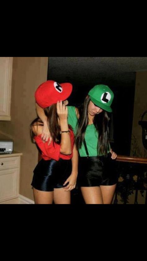 Mario and Luigi best friend costumes! Mario And Luigi Halloween, Bucket List For Girls, Best Friend Costumes, Luigi Costume, Carnaval Outfit, Friend Costumes, Best Friend Halloween Costumes, Holloween Costume, Matching Costumes