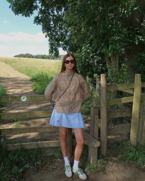 All Posts • Instagram Windbreaker Outfit, Ootd Poses, Casual Street Wear, Bike Photo, Outfit Inspo Casual, Wind Jacket, Skirt Socks, Blouse Outfit, Romper Pants