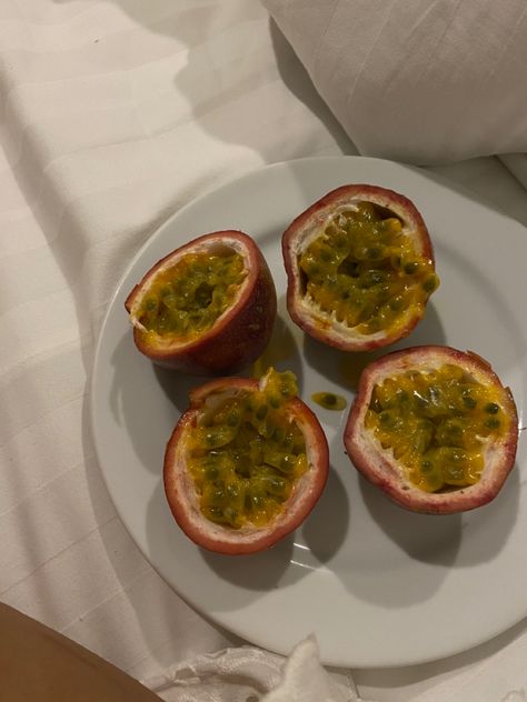 Passion Fruit Aesthetic, Fruit Paradise, Fruit Aesthetic, Food Displays, Healthy Foodie, Favorite Candy, Tropical Fruits, Passion Fruit, Diet Recipes