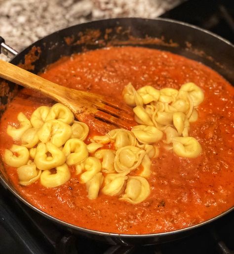 Tortellini With Tomato Sauce, Tortellini With Spaghetti Sauce, Cheese Tortellini With Meat Sauce, Tortellini Recipes Red Sauce, Cheese Tortellini With Marinara Sauce, Cheese Tortellini Recipes Red Sauce, Red Sauce Tortellini Recipes, Tortellini Meat Sauce, Tortellini Red Sauce