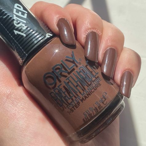 🍫 @orly @orlynailsuk - Rich Umber Products used: * Essie Strong Start Base Coat * Orly ‘Rich Umber’ * Essie Good To Go Top Coat #nails #nailsofinstagram #nailinspo #nailinspiration #manicure #polishaddict #summernails #fallnails #autumnnails #brown #chocolatenails #basicnails #simplenails #nailart #instanails #nailartinspo #showscratch #nailitdaily #brillbirduk #brownnails #nailswatch #orly #orlybreathable Orly Breathable, Basic Nails, Brown Nails, Base Coat, Top Coat, Simple Nails, Essie, Nails Inspiration, Nail Inspo