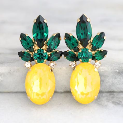 iloniti - Etsy Pineapple Chandelier, Pineapple Jewelry, Tropical Earrings, Emerald Crystal, Pineapple Earrings, Trending Jewelry, Jewelry Swarovski, Yellow Earrings, Swarovski Earrings