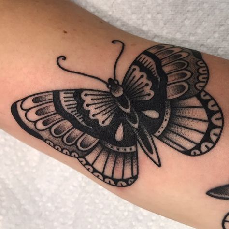 Halloween all year round for Selena . . . . . . . #blackworktraditional #blackclaw #traditionaltattoo #mindyourbusiness #losangeles… Botanisches Tattoo, Traditional Butterfly Tattoo, Black Butterfly Tattoo, Cat Tattoos, Inspiration Tattoos, Moth Tattoo, Tiny Tattoo, Butterfly Tattoo Designs, Tattoo Life