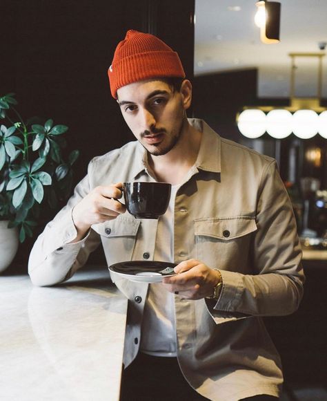 humans of coffee on Instagram: “humans of @ottoscoffee, by @zach_taylorr⠀ ⠀ ⠀ ⠀ ⠀ ⠀ #coffeeshots #coffee_insta #coffeexample #peoplebrewcoffee #manmakecoffee…” Man In Coffee Shop, Cafe Worker Outfit, Male Barista, Cafe Shoot, Coffee Portrait, Cafe Pictures, Cozy Coffee Shop, Men Coffee, Coffee Shop Aesthetic