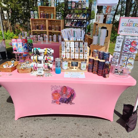 Nail Vendor Booth, Small Business Stand Display, Craft Fair Cup Display, Beauty Vendor Booth Ideas, Festival Vendor Set Up, Selling Stand Ideas, Koozie Display Craft Show, Vendor Table Display Ideas Craft Booths, Craft Market Set Up