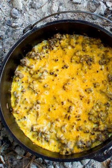 Mountain Man Breakfast, Dutch Oven Breakfast, Man Breakfast, Campfire Ideas, Camper Food, Oven Breakfast, Campfire Meals, Dutch Oven Camping Recipes, Outdoor Challenge