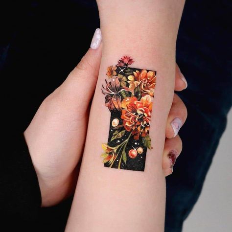 Korean Tattoo Artist, 16 Tattoo, Daffodil Tattoo, Korean Tattoos, Floral Tattoo Sleeve, Instagram Flowers, Large Tattoos, 1 Tattoo, Tattoo Cover-up