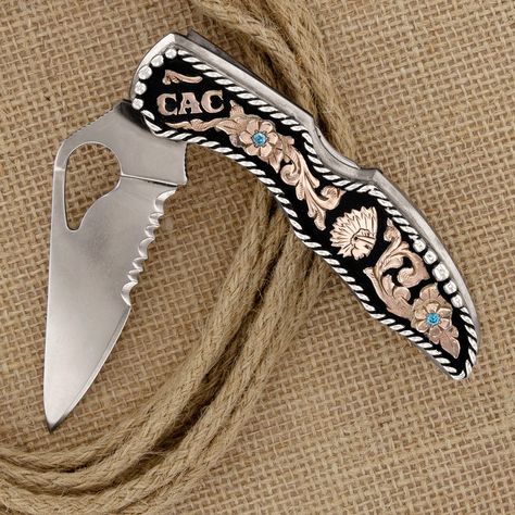 Designed with him in mind 🤠 These western cowboy designs can feature customization, especially for him. Make his day with a Custom from Hyo Silver. ⁠ .⁠ .⁠ #groom #groomsgift #forhim #giftfordad #fathersday #customgift #hyosilver #hyostyle #westernjewelry #rodeostyle #westernfashion #banderatexas #countrystyle #westernwear #texashillcountry Cute Pocket Knife, Cowboy Stuff, Cowboy Design, Cowgirl Accessories, Engraved Pocket Knives, Western Gifts, Pretty Knives, Country Style Outfits, Rodeo Fashion