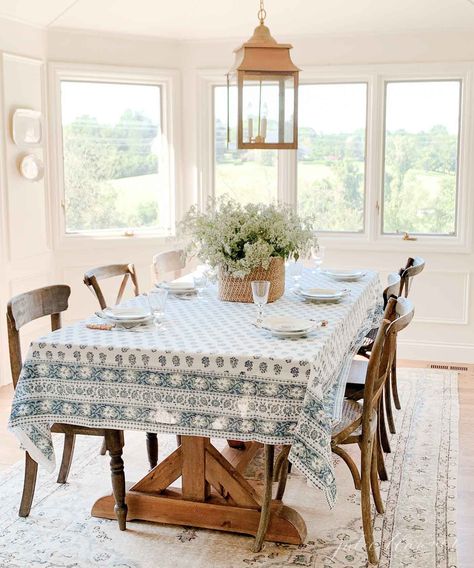 Learn how to create a beautiful fall table setting with a Kalamkari table cloth. This timeless Block Print Fabric is fresh and traditional any time of year! Kitchen Soffit, Tips For Painting, Julie Blanner, Painting Walls, Table Setting Inspiration, Fall Table Settings, Beautiful Table Settings, Rug Size Guide, Painting Trim