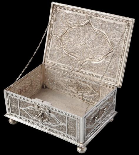 Silver Filigree Betel Box, Batavia Jewerly Boxes, Silver Pooja Items, Antique Filigree, Jewelry Casket, Dutch Colonial, Wooden Keepsake Box, Box Chest, Ornate Furniture, Antique Boxes