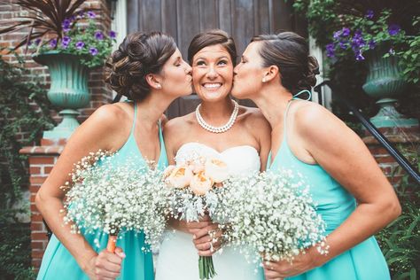 40+ Adorable Photos You Need to Take With Your Bridesmaids Wedding Captions For Instagram, Wedding Captions, Bridal Parties Pictures, Sealed With A Kiss, Bridal Poses, Bridesmaids Photos, Bridal Party Photos, Real Weddings Photos, Wedding Party Photos