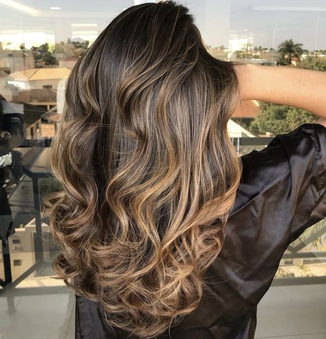 Toffee Balayage, Hello Hair, Highlights Curly, Highlights Curly Hair, Wallpaper Lyrics, Balayage Hair Dark, Mommy Makeover, Gorgeous Hair Color, Hair Dark