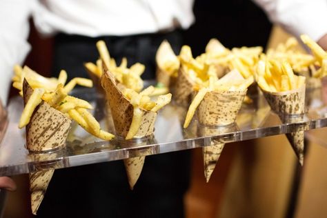 Late-Night Fries on Tray Photography: Perez Photography Read More: http://www.insideweddings.com/weddings/incredible-tented-ceremony-barn-reception-at-ranch-in-aspen/860/ Tented Ceremony, Havanese Grooming, Mini Cones, Wedding Snacks, Entertaining Food, Savory Bites, Wedding Appetizers, Inside Weddings, Barn Reception