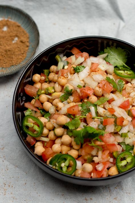 Chana Chaat or Chole Chaat Chana Chaat Recipe, Supporting Characters, Pakistani Dishes, Vegetarian Sides, Chaat Recipe, Cube Shape, Traditional Recipes, Chaat Masala, Pakistani Food