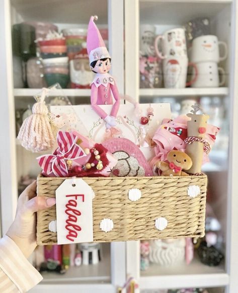 Elf On The Shelf Ribbon Ideas, Girly Elf On The Shelf, Welcome Elf On The Shelf Ideas, Elf Arrival Breakfast, Elf On The Shelf First Day, Pink Elf On The Shelf, Elf On The Shelf First Day Back, Elf On The Shelf First Time Arrival, Elf On The Shelf Welcome Back Ideas