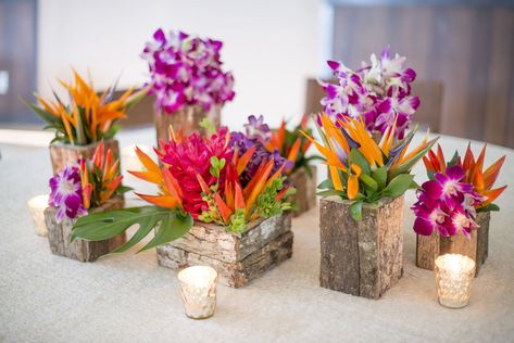 pink and orange tropical wedding centerpieces Wood Centerpieces Wedding, Branch Centerpieces Wedding, Tropical Centerpieces, Tropical Flower Arrangements, Fiesta Tropical, Wedding Table Flowers, Rustic Centerpieces, Rustic Wedding Centerpieces, Colour Ideas