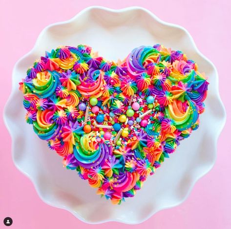 Rainbow Heart Cake Birthday, Heart Cake Rainbow, Heart Shaped Cake Decorations, Heart Shaped Unicorn Cake, Colorful Heart Cake, Colorful Cakes Birthday, Pride Cake Ideas, Heart Shaped Cake Ideas, Rainbow Cake Designs