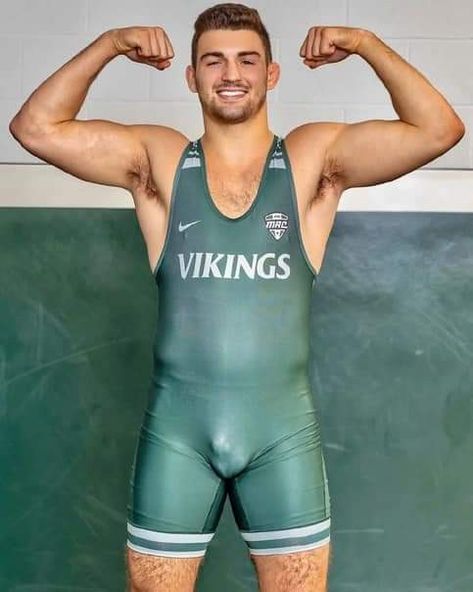 Olympic Athletes Men, Olympic Wrestling Men, Wrestling Senior Pictures, Wrestling Tights, Olympic Wrestling, Boys Gymnastics, Cool Tights, Lacrosse Boys, Wrestling Singlet