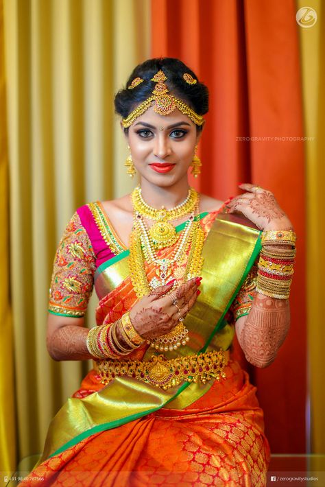 Best site to plan a modern Indian wedding, WedMeGood covers real weddings, genuine reviews and best vendors | candid photographers, Make-up artists, Designers etc Orang India, South Indian Bride Saree, Indian Wedding Poses, Wedding Saree Collection, Hindu Bride, Blouse Back, Maang Tikka, Wedding Sarees, Indian Bridal Wear