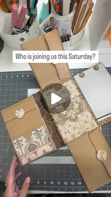 A House of Books on Instagram: "Join us this Saturday (July 27th) from 10:00 - 3:00 PM and make one of these Lapbooks for $15. This is an open house style event so you can join when it works for you. Check out more details with link on our website and stories!
#lapbook #junkjournal #papercrafting #journaling #artclass #diycrafts #grandvillemichigan" Diy Journals, Diy Journal, Journal Ideas, Art Classes, A House, Open House, Junk Journal, It Works, Paper Crafts