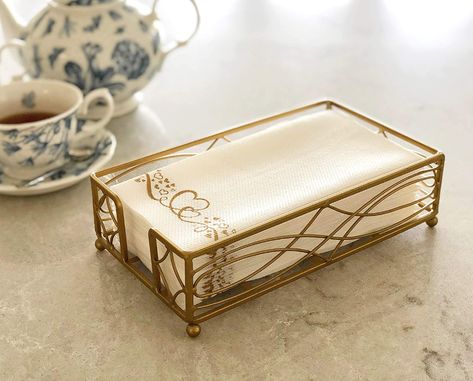 Hand Towel Storage, Bathroom Napkins, Dining Table Wedding, Paper Hand Towels, Party Hotel, Gold Napkins, Powder Room Decor, Countertop Surfaces, Hotel Office