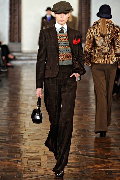 Mode Tartan, Estilo Tomboy, Ralph Lauren Fall, Parisienne Chic, Ralph Lauren Style, Ralph Lauren Collection, Looks Chic, Look Vintage, 가을 패션