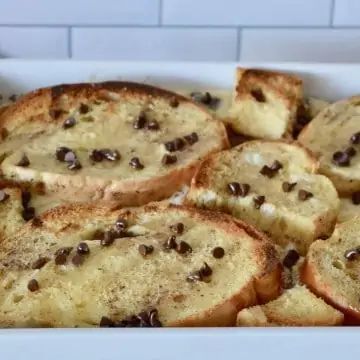 Cannoli French Toast, Brunch Foods, Cannoli Filling, Baked French Toast Casserole, Cannoli Cream, Make Ahead Breakfast Casserole, Baked French Toast, Overnight Breakfast Casserole, Easy To Make Breakfast