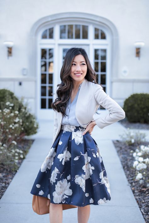 floral A line skirt + blazer // spring work office outfit // petite fashion blog Office Wear Outfit, Office Wear Dresses, Stylish Office Wear, Outfit Petite, Spring Skirt Outfits, Extra Petite, Fit And Flare Skirt, Stylish Office, Line Skirt