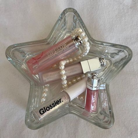 Dior Lip Gloss, Coquette Doll, Dior Lipgloss, Y2k Makeup, Dior Lip, Dior Lip Glow, Glossier Gloss, Dior Addict Lip, Star Makeup