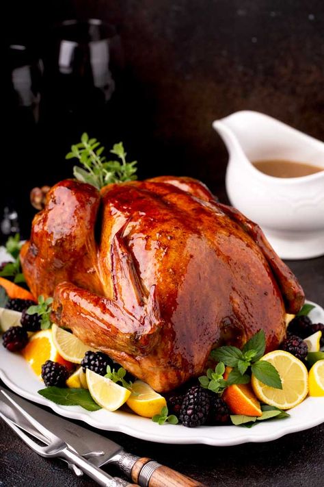 Brine Recipes, Best Turkey Recipe, Turkey Roast, Juicy Turkey, Slow Cooker Turkey Breast, Roast Turkey Recipes, Dinner Favorites, Fall Parties, Turkey Brine