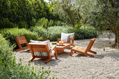 James Perse's New California Headquarters | Architectural Digest Garden Seating Area, Gravel Patio, Stone Patio, Outdoor Seating Area, Gravel Garden, Patio Landscaping, Garden Seating, Patio Stones, Outdoor Garden Furniture