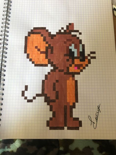 Disney Pixel Art, Spiderman Pixel Art, Square Drawing, Graph Paper Drawings, Easy Pixel Art, Pixel Art Templates, Pixel Drawing, Pixel Art Grid, Graph Paper Art