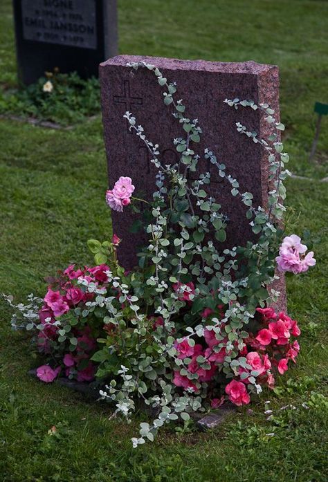 Grave Landscaping, Floral Landscaping, Gravesite Decorations, Grave Stone, Cemetery Statues, Grave Flowers, Cemetery Headstones, Grave Decorations, Old Cemeteries