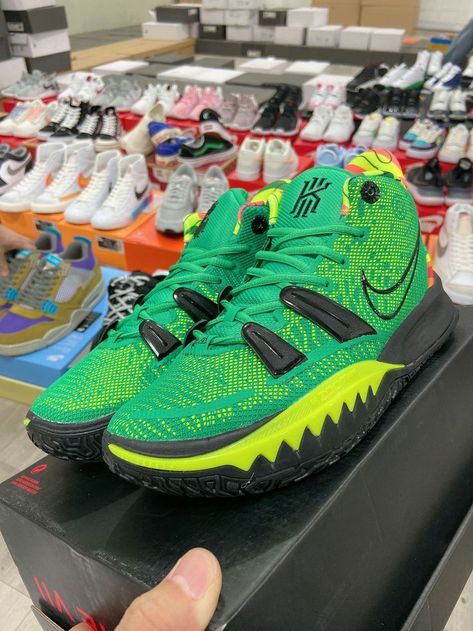 Zapatillas Kyrie Irving, Zapatillas Nike Basketball, Bb Shoes, Kyrie 7, Adidas Crazy, Kyrie Irving, Nike Kyrie, Volleyball Shoes, Basketball Sneakers