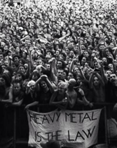 Heavy Metal is the Law Metal Concert Aesthetic, Heavy Metal Shirts, Chica Heavy Metal, Concert Crowd, Rock Aesthetic, The Creeper, Metal Shirts, Heavy Metal Rock, Concert Aesthetic