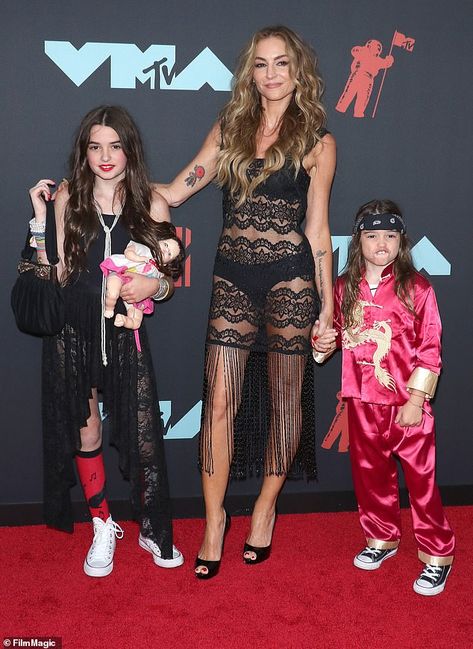 Oh mama: Drea de Matteo is the proud mother of two children Waylon and Alabama. And on Mon... Drea De Matteo Style, Adriana La Cerva, Sai Tamhankar, James Gandolfini, Style Types, Mother Of Two, Solange Knowles, Desperate Housewives, Lil Pump