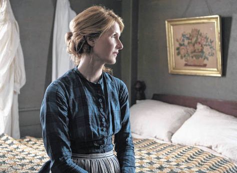 Laura Dern as Marmee on a quilt in the movie Little Women (2019) Greta Gerwig, Claire Danes, Laura Dern, Four Sisters, Tv Program, Woman Movie, Katharine Hepburn, Louisa May Alcott, Little Women