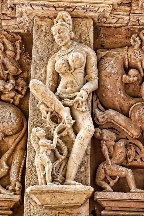 Stone Sculpture Art, Historical Sculptures, Ancient Indian Art, Ancient Indian Architecture, Mannequin Art, Goddess Sculpture, Hindu Statues, Dance Paintings, Indian Sculpture