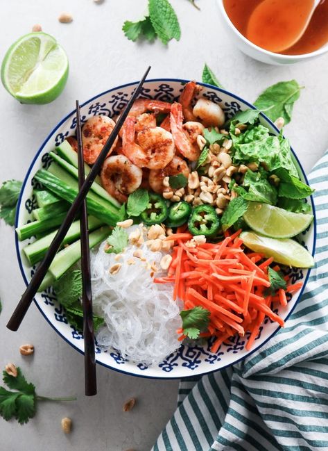 Shrimp Vermicelli, Spinach Linguine, Vermicelli Bowl, Vietnamese Shrimp, Vermicelli Recipes, Peanut Salad, Chicken Tagine, Vermicelli Noodles, Rice Vermicelli