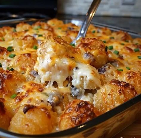 Mexican Tater Tot Casserole – Naomi's Recipes Cracked Out Chicken, Beef Tater Tot Casserole, Taco Tater Tot Casserole, Tater Tot Appetizers, Jack Potato, Mexican Tater Tot Casserole, Chicken Tater Tot Casserole, Cracked Out, Tater Tot Casserole Recipes