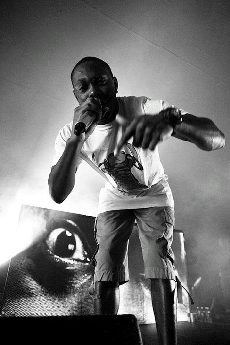 Dizzee Rascal - 2011 NZ - Photo Credit Unknown Dizzee Rascal Aesthetic, Dizzie Rascal, Michael Aesthetic, Dizzee Rascal, Dream Concert, Body Pose Drawing, Cover Art Design, Creative Company, Wall Posters