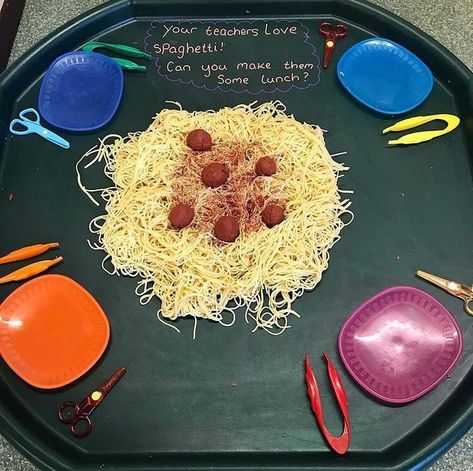 Aistear Food Theme, Food Tuff Tray Ideas, Food Tuff Tray, Senior Infants, Community Helpers Preschool Activities, Food Planning, Nursery Crafts, Continuous Provision, Eyfs Activities