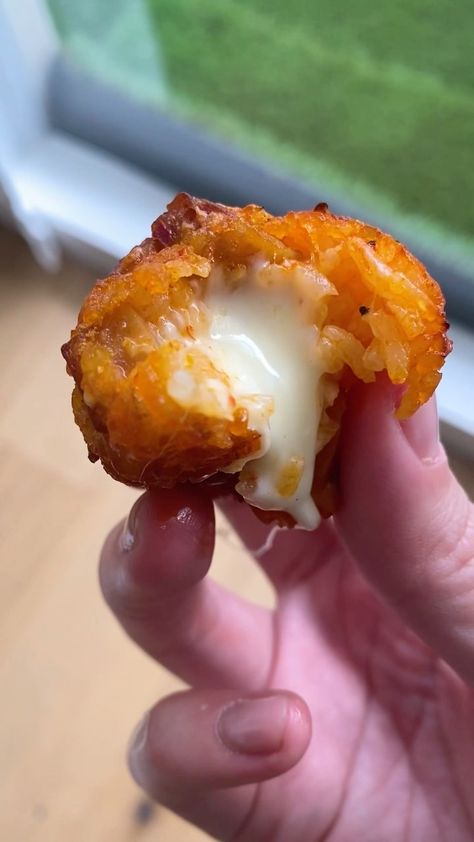 buzzfeedtasty on Instagram: Air Fryer Crispy Kimchi Fried Rice Balls These crispy rice balls combine two amazing ingredients: kimchi and cheese! Not only are they… Fried Rice Balls Recipe, Appertiser Ideas, Rice Bites, Fried Rice Balls, Meals Under 200 Calories, Rice Balls Recipe, Kimchi Recipes, Kimchi Rice, Airfryer Recipe