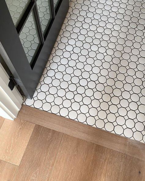 Octagon Tile, Attic Renovation Ideas, Entryway Style, Old Home Remodel, Penny Tile, Victorian Bathroom, Laundry Room Inspiration, Bathroom Design Inspiration, Tile Inspiration