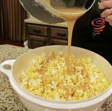 Caramel For Popcorn, Caramel Popcorn Balls Recipe, Caramel Popcorn Balls, Popcorn Balls Recipe, Homemade Caramel Corn, Caramel Corn Recipes, Popcorn Recipes Caramel, Karo Syrup, How To Melt Caramel