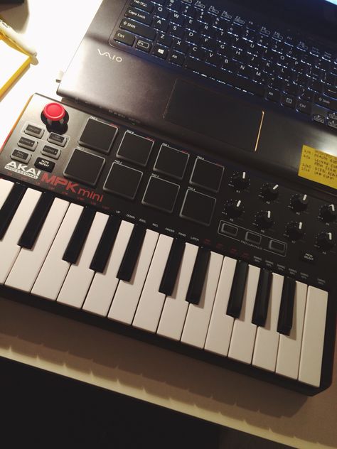 akai mpk mini ii // making music Mpk Mini, Nice Aesthetic, Music Equipment, Game Websites, Cyberpunk Style, Music Labels, Making Music, Roman Empire, Art Music