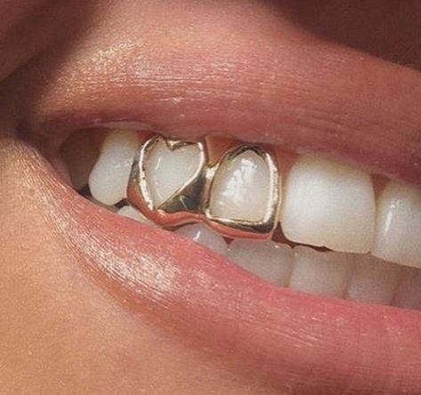 Heart Grillz, Tooth Decor, Girl Grillz, Teeth Gems, Music Festival Party, Dental Jewelry, Tooth Jewelry, Grillz Teeth, 00s Mode