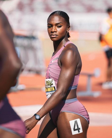 Ester Williams Swimming, Sha'carri Richardson Track, Dina Inowt, Track Athletes Female, Dina Asher Smith, Super Women, Gym Fit, Dark Skin Women, Female Athletes