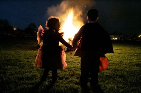 Halloween Ireland, Halloween In Ireland, Irish Halloween, Types Of Cabbage, Ireland Aesthetic, Ancient Irish, Celtic Druids, Pagan Festivals, Celtic Gods